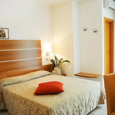 Hotel Prater 3*